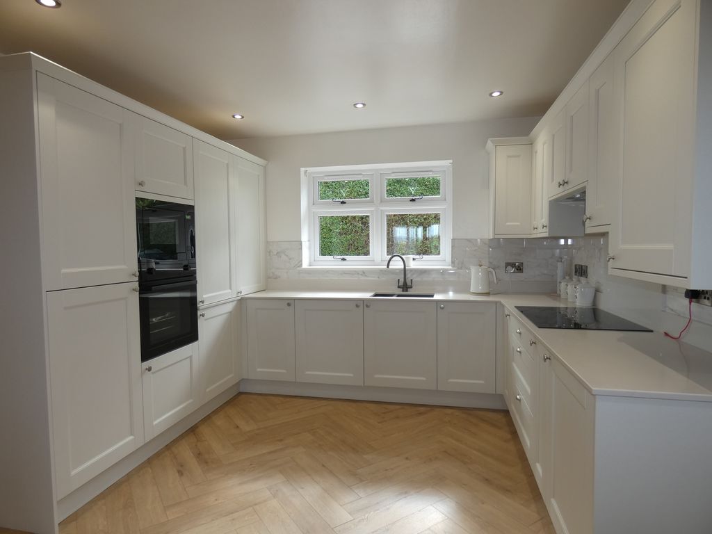 Kitchen/Dining Room- click for photo gallery